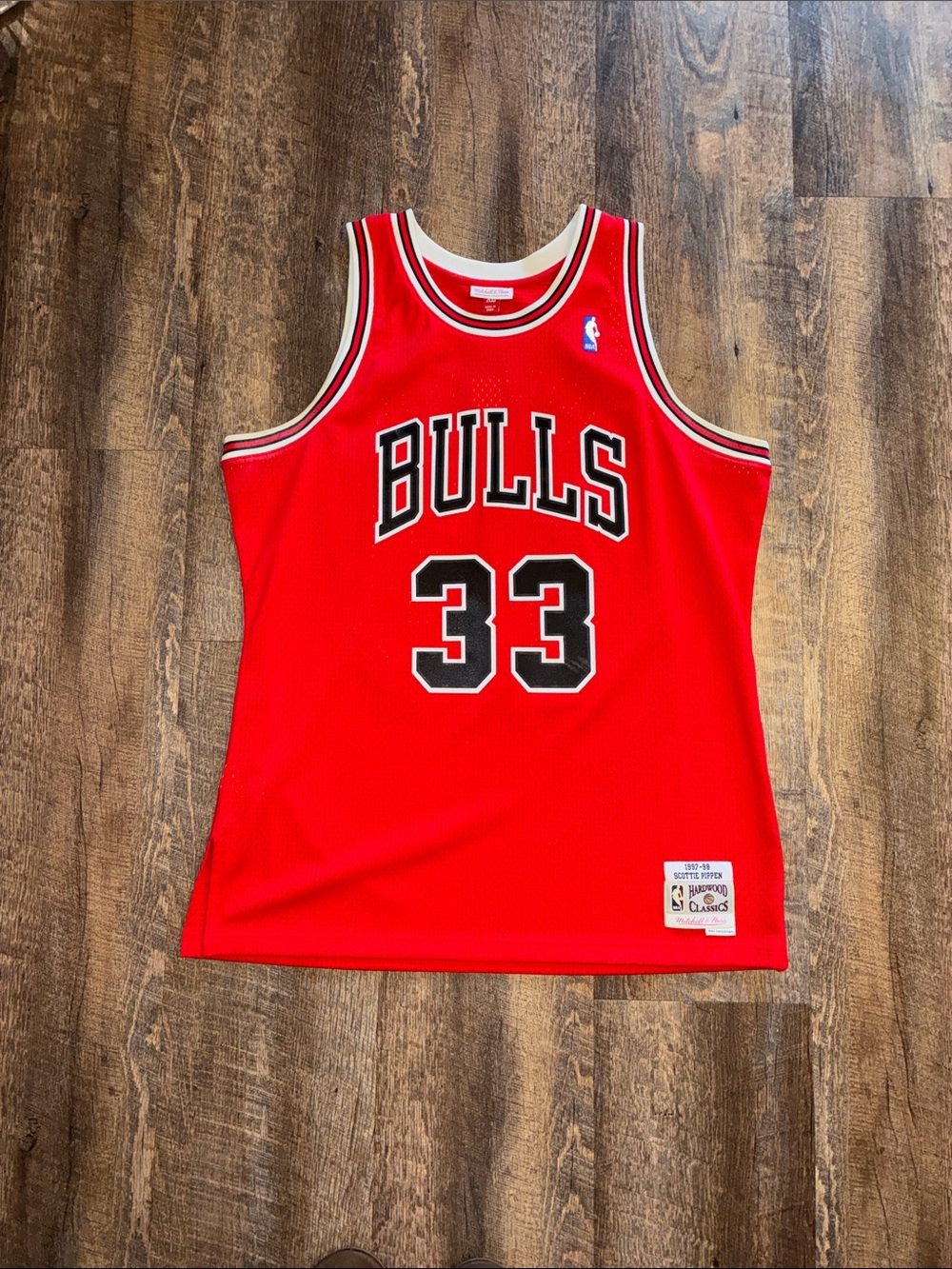 Mitchell & Ness Red Chicago Bulls #33 Jersey